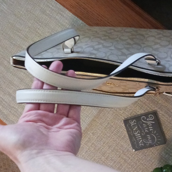 Coach tote and wallet immaculate set !! 💕 - Picture 8 of 8